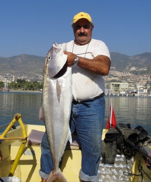 Jigging tekniği ile yakalanan 18 kiloluk akya kuzu balığı.