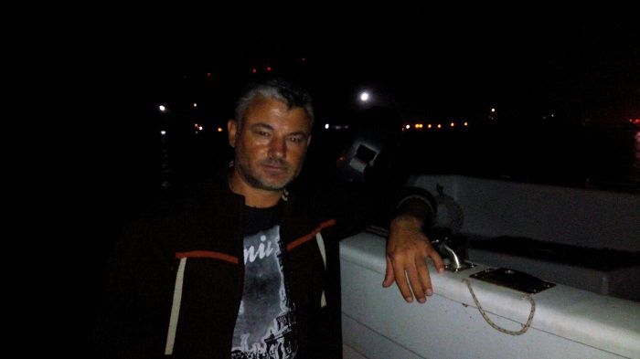 Aliağada tekneden balık avında yakalanan balıklar.
